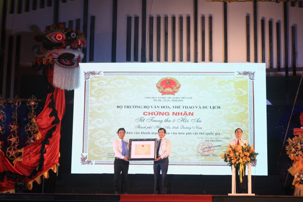 Hội An đón nhận danh hiệu Di sản văn hóa phi vật thể quốc gia Tết Trung thu -0