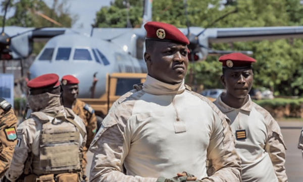 Nước Tây Phi chặn đứng âm mưu đảo chính -0
