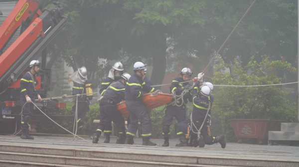 Diễn tập chữa cháy và cứu nạn cứu hộ tại trụ sở Bộ Công an -0