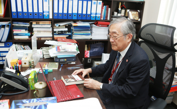 Rector of Vietnam Japan University: “Vietnamese friends are my treasure” -0