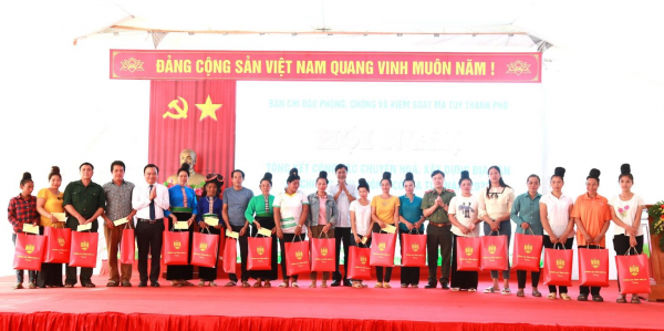 Xã đầu tiên tại Sơn La “sạch” ma túy -1