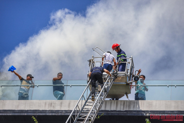 Sea, land, air forces join Quang Ninh’s largest-ever ministry-level firefighting and rescue drill -2