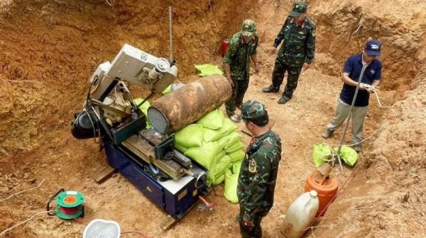 Wartime bomb safely disposed of in Quang Binh -0