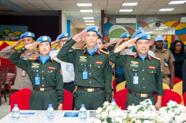 Vietnamese police officers honoured by UNMISS -0