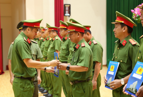 Công an TP Hồ Chí Minh bổ nhiệm 88 điều tra viên ở Công an cấp xã -0