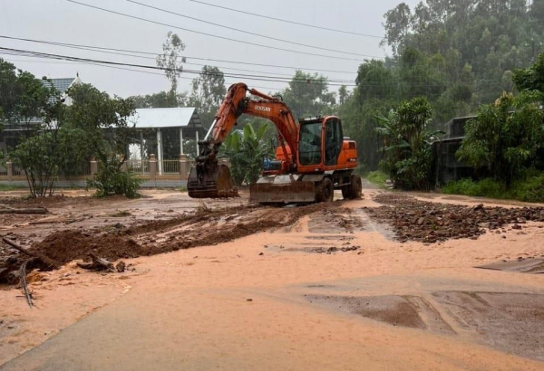 Quốc lộ 1A qua Thừa Thiên Huế có đoạn ngập sâu, nhiều tuyến tỉnh lộ cấm đường -0
