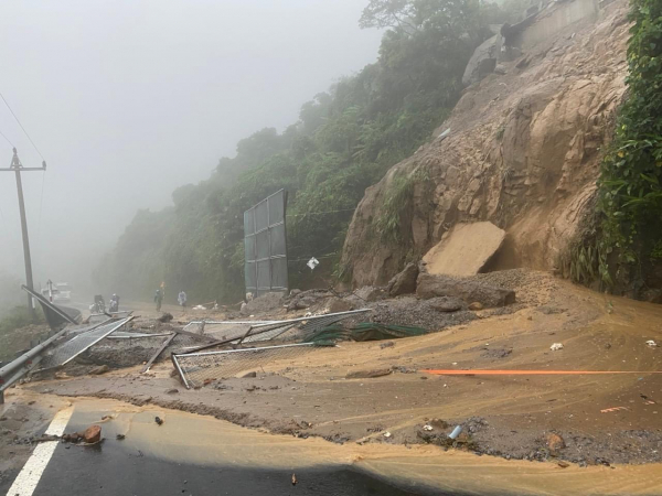 Quốc lộ 1A qua Thừa Thiên Huế có đoạn ngập sâu, nhiều tuyến tỉnh lộ cấm đường -0