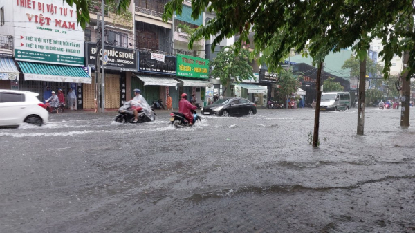 Mưa lớn nguy cơ ngập lụt nhiều nơi,  Đà Nẵng ra thông báo khẩn cho học sinh nghỉ học -1