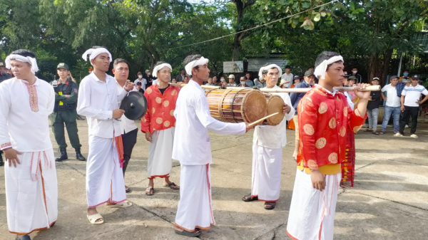 Rộn ràng Lễ hội Katê của người Chăm Bình Thuận -1