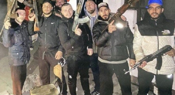 các thành viên băng đảng tetwani với vũ khí nóng.jpg -0