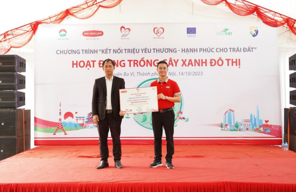 Dai-ichi Life Việt Nam tiếp tục triển khai Dự án “Trồng cây xanh đô thị” tại Hà Nội -2