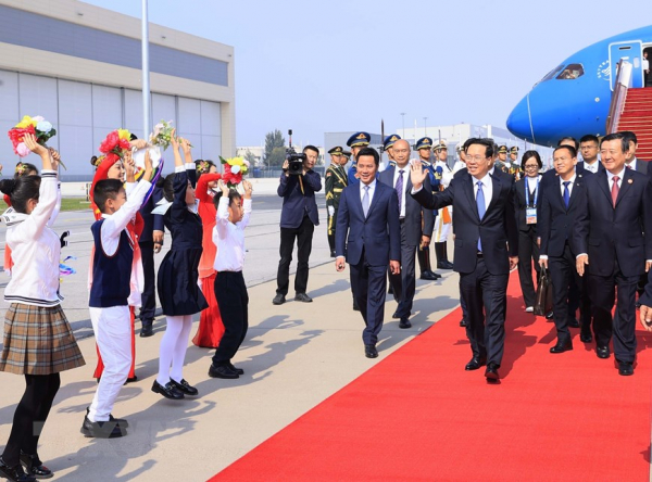 Lễ đón Chủ tịch nước Võ Văn Thưởng tại Sân bay Bắc Kinh -4