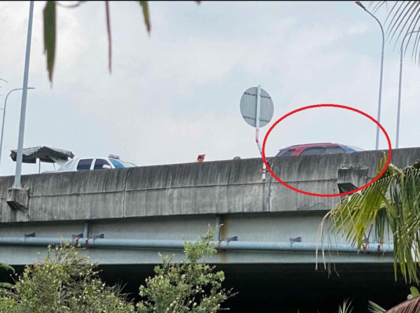 Thấy ô tô dừng trên cao tốc, kiểm tra phát hiện người đàn ông tử vong dưới gầm cầu -0