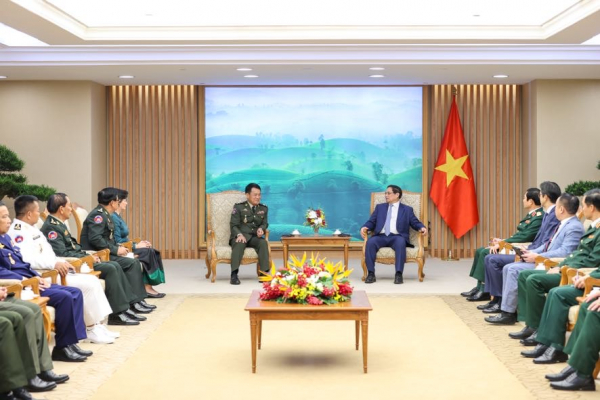 Thủ tướng Phạm Minh Chính tiếp Tổng Tư lệnh Quân đội Hoàng gia Campuchia -0