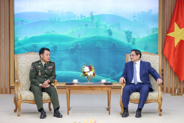 Thủ tướng Phạm Minh Chính tiếp Tổng Tư lệnh Quân đội Hoàng gia Campuchia -0