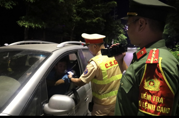 Công an Lạng Sơn kiểm tra, xử lý hơn 1.400 trường hợp vi phạm nồng độ cồn khi lái xe -0