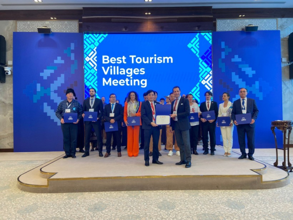 Tân Hóa được công nhận Làng du lịch tốt nhất thế giới -0