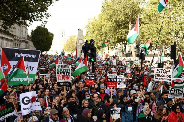 100.000 ngyuowif biểu tình phản đối chiến tranh tại London -0