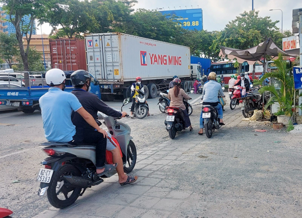 Vấn nạn xe khách hoành hành trong nội đô TP Hồ Chí Minh -0