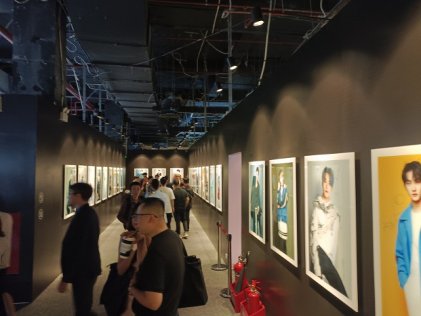 First-ever exhibition on K-pop stars held in Hanoi -0