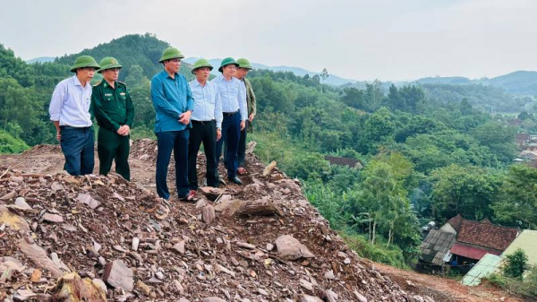 Hạ thấp độ cao một ngọn đồi để ngăn ngừa nguy cơ sạt lở đất đá -0