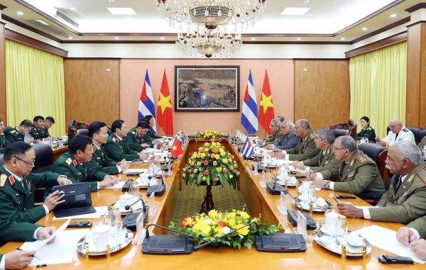 Thượng tướng Nguyễn Tân Cương hội đàm với Tổng Tham mưu trưởng các Lực lượng vũ trang cách mạng Cuba -0