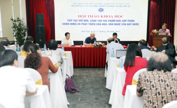 nhà thơ hữu thỉnh cho rằng phải chấn hưng văn hóa vì đang có sự sa sút, xuống cấp.jpg -1