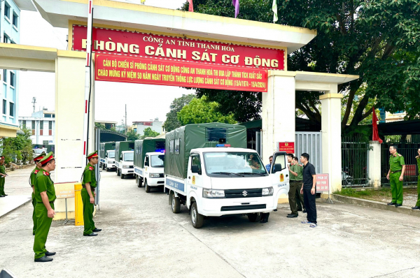 Công an tỉnh Thanh Hóa bàn giao 217 xe ô tô tải cho Công an xã, thị trấn -0