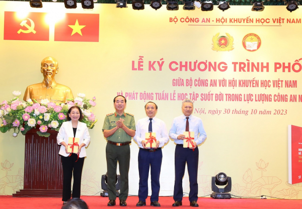 Đẩy mạnh học tập suốt đời trong lực lượng CAND, thúc đẩy xây dựng xã hội học tập -0