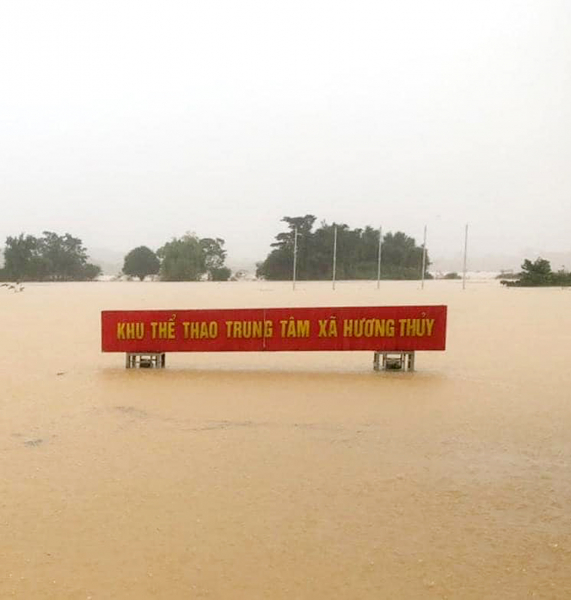 Lũ lụt cô lập nhiều địa phương ở Hà Tĩnh, 3 người chết và mất tích -0