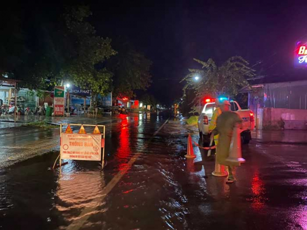 Lũ lụt cô lập nhiều địa phương ở Hà Tĩnh, 3 người chết và mất tích -4