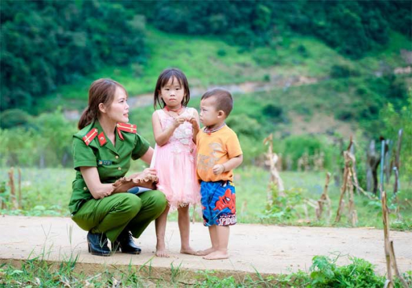 Trang 9: Máu đào thấm đẫm màu Cờ -0