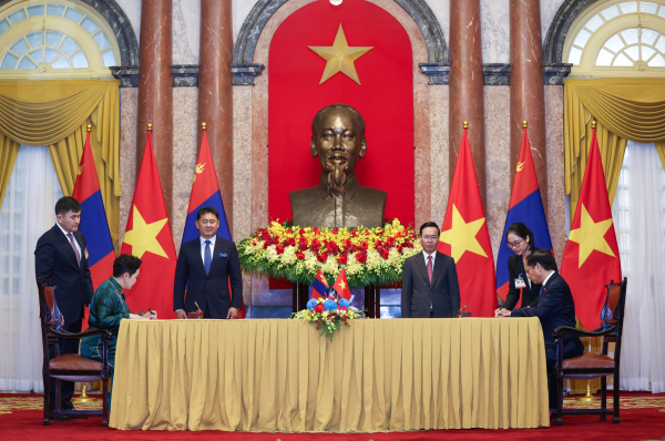 Chủ tịch nước Võ Văn Thưởng và Tổng thống Mông Cổ chứng kiến Lễ ký kết các văn bản hợp tác giữa hai nước -0