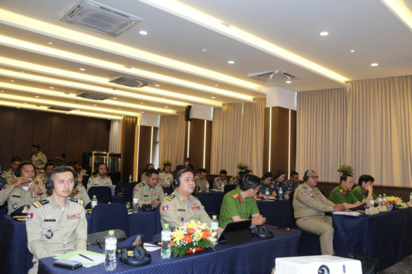 Vietnam train Cambodian police officers in fighting illicit drug trafficking -0