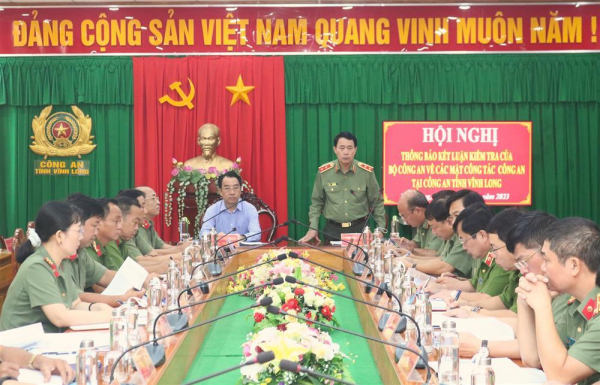 Deputy Minister Le Quoc Hung inspects task performance of Vinh Long provincial police -0