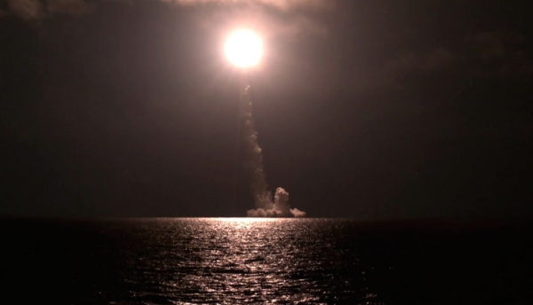 Tàu ngầm Nga bắn thử siêu tên lửa đạn đạo hạt nhân -0