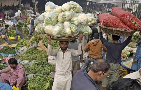 Vì sao Pakistan quyết định trục xuất hơn 1,7 triệu người tị nạn Afghanistan?  -0