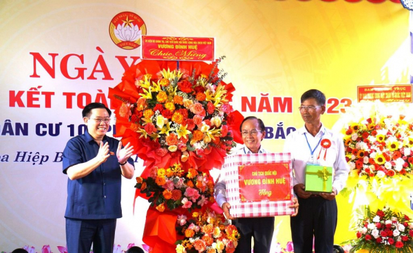 Chủ tịch Quốc hội Vương Đình Huệ dự Ngày hội Đại đoàn kết toàn dân tộc tại Đà Nẵng -1