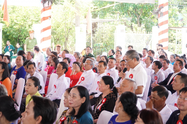 Chủ tịch Quốc hội Vương Đình Huệ dự Ngày hội Đại đoàn kết toàn dân tộc tại Đà Nẵng -0