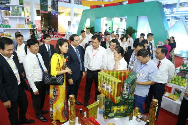 Khai mạc Hội chợ Thương mại quốc tế Việt - Trung (Lào Cai) lần thứ 23, năm 2023 -0