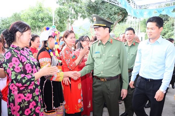Thứ trưởng Lê Quốc Hùng dự Ngày hội đại đoàn kết toàn dân tộc  phường Quyết Tiến, TP Lai Châu -0