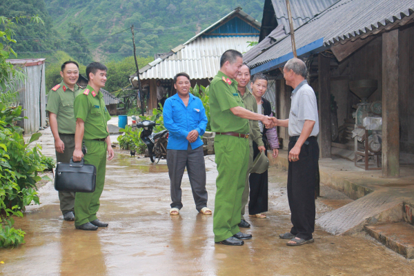 Thay tên đổi họ trốn truy nã cũng không thoát -0