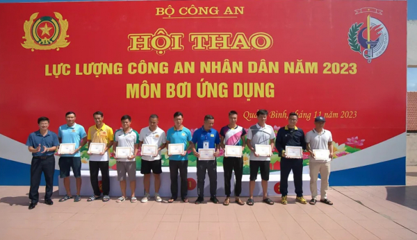 Trao giải Hội thao lực lượng Công an nhân dân năm 2023 cho các vận động viên -0