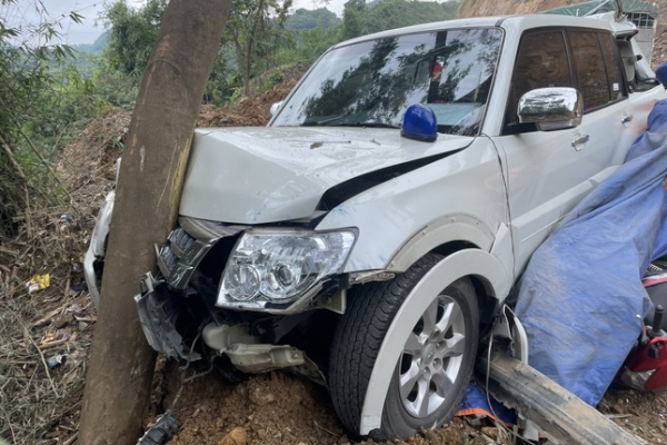 Tai nạn giao thông liên hoàn trên quốc lộ 6 Hòa Bình khiến 1 người bị thương, thiệt hại khoảng gần 500 triệu đồng -0