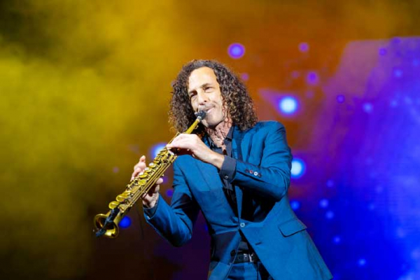 Khán giả Hà Nội bị mê hoặc bởi những giai điệu bất hủ của Kenny G -0