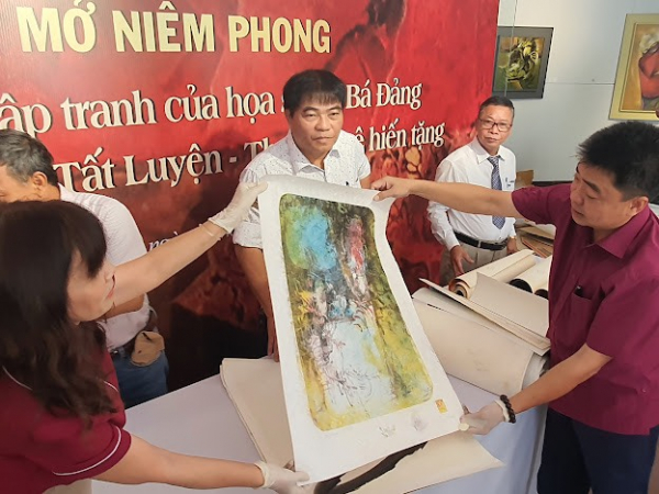 Việt kiều Pháp hiến tặng bộ sưu tập tranh quý của họa sĩ Lê Bá Đảng cho Bảo tàng Mỹ thuật Đà Nẵng -1