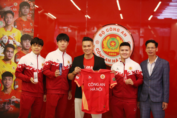 Câu lạc bộ Công an Hà Nội tăng cường công tác chăm sóc y tế cho cầu thủ -0