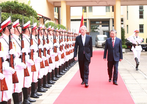 Minister To Lam hosts Singaporean Senior Minister Teo Chee Hean  -0