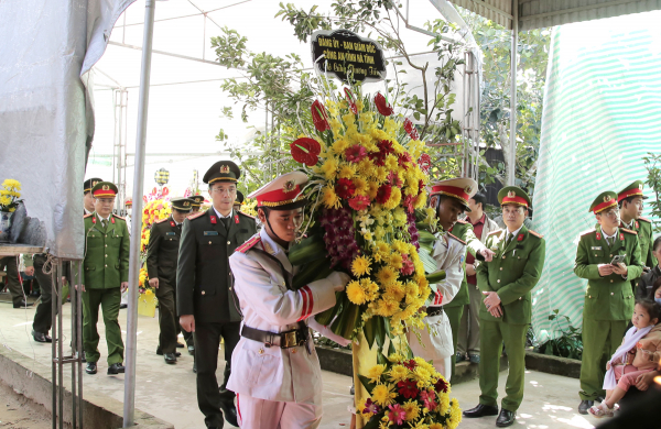 Xót thương Đại úy Trần Trung Hiếu -0