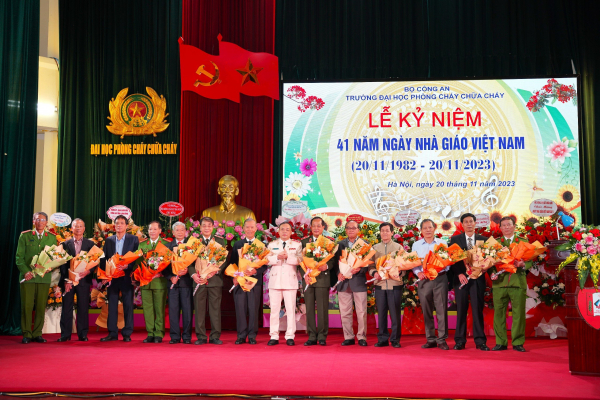 Trường Đại học Phòng cháy chữa cháy kỷ niệm Ngày Nhà giáo Việt Nam -0